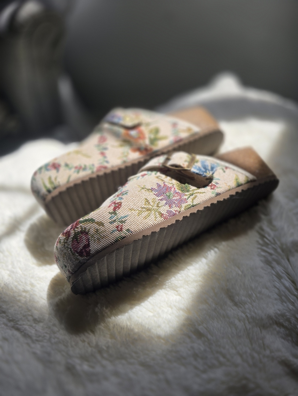 NWOB Altar'd StateLorenna Floral Tapestry Platform Clogs, Size 7 - Picture 9 of 15